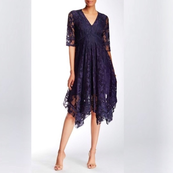 Taylor Dresses & Skirts - Taylor Lace Sharkbite Hem Dress 6 Navy